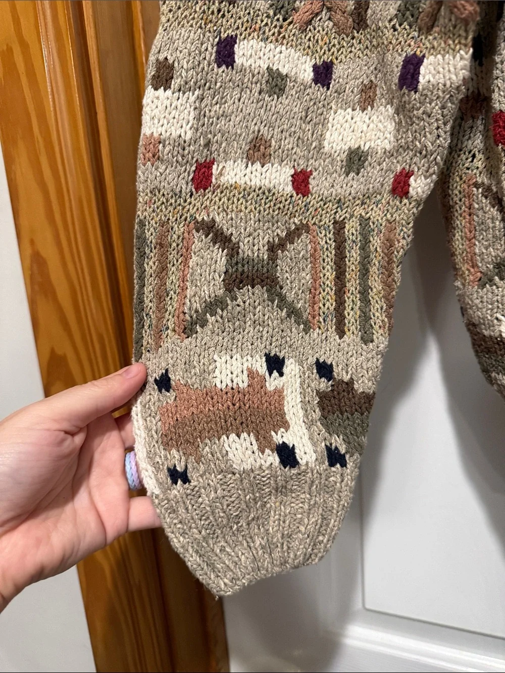 Vintage-Inspired Neutral Pattern Crewneck Sweater - Beige